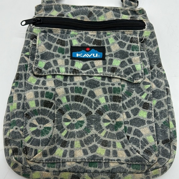 Kavu Gray Green Print Crossbody Bag MCB6736R - Picture 2 of 13